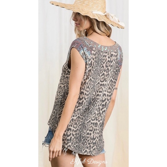 ❤️LAST 1! Leopard V Neck Paisley Contrast Knit Top - Picture 4 of 7